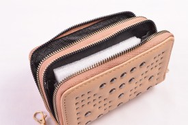 Billetera corta con tachas marron (1).jpg